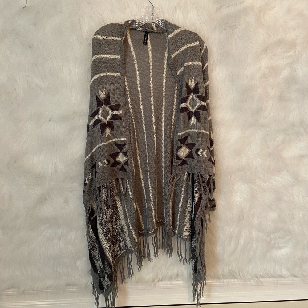 Pattern sweater cardigan